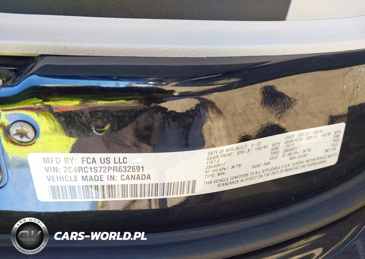 2023 Chrysler Pacifica Hybrid Limited VIN:2C4RC1S72PR632691 - 9