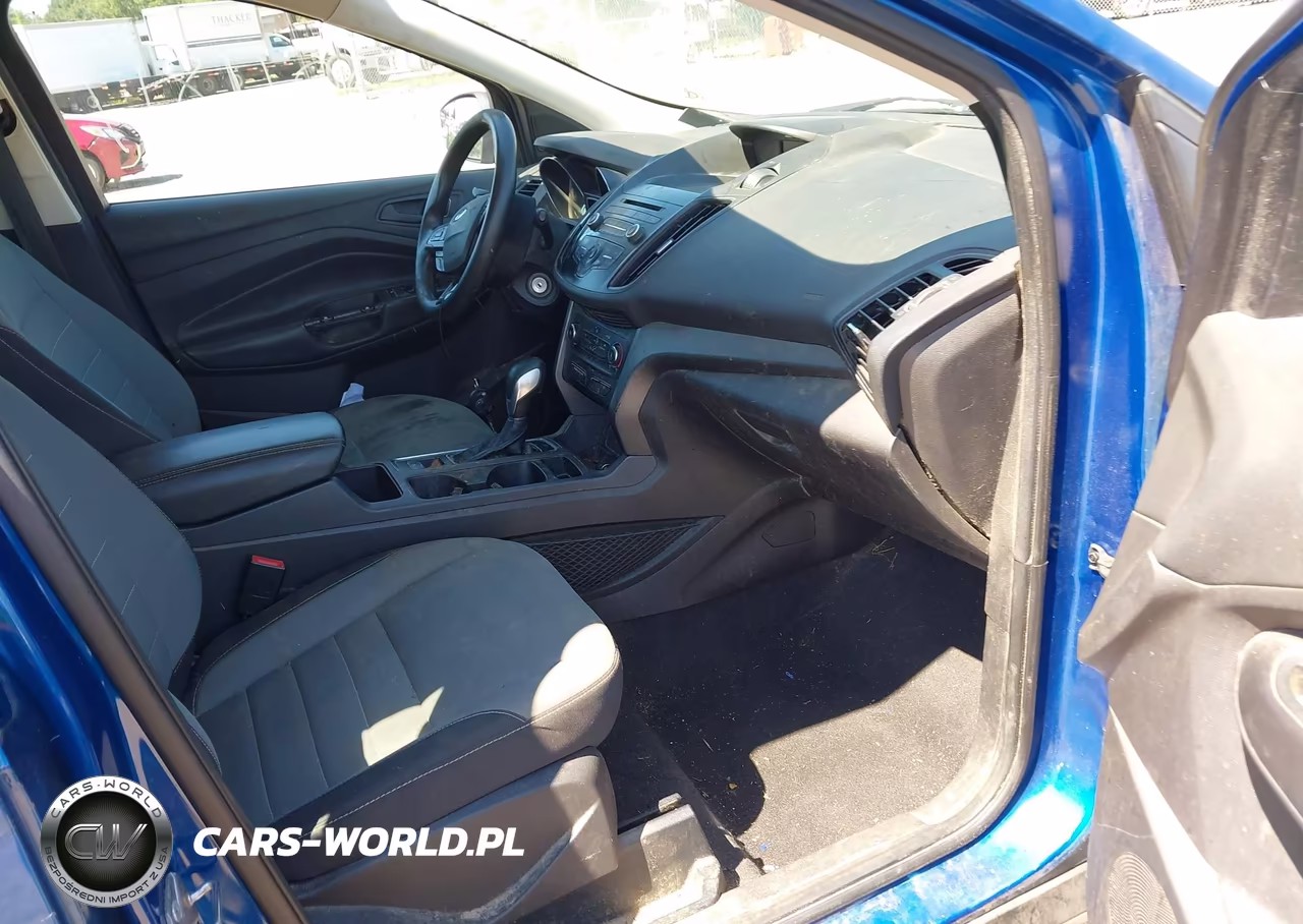 2017 Ford Escape S VIN:1FMCU0F7XHUA36591 - 5