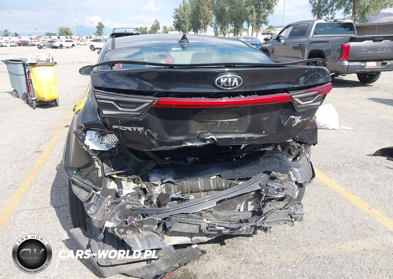 2020 Kia Forte Gt-Line VIN:3KPF34AD5LE217548 - 17