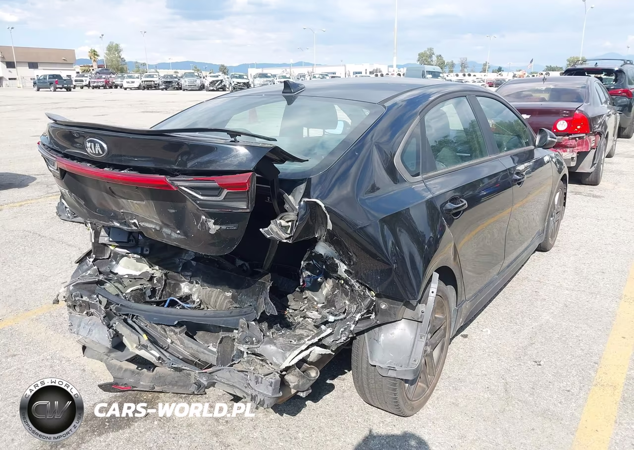 2020 Kia Forte Gt-Line VIN:3KPF34AD5LE217548 - 4