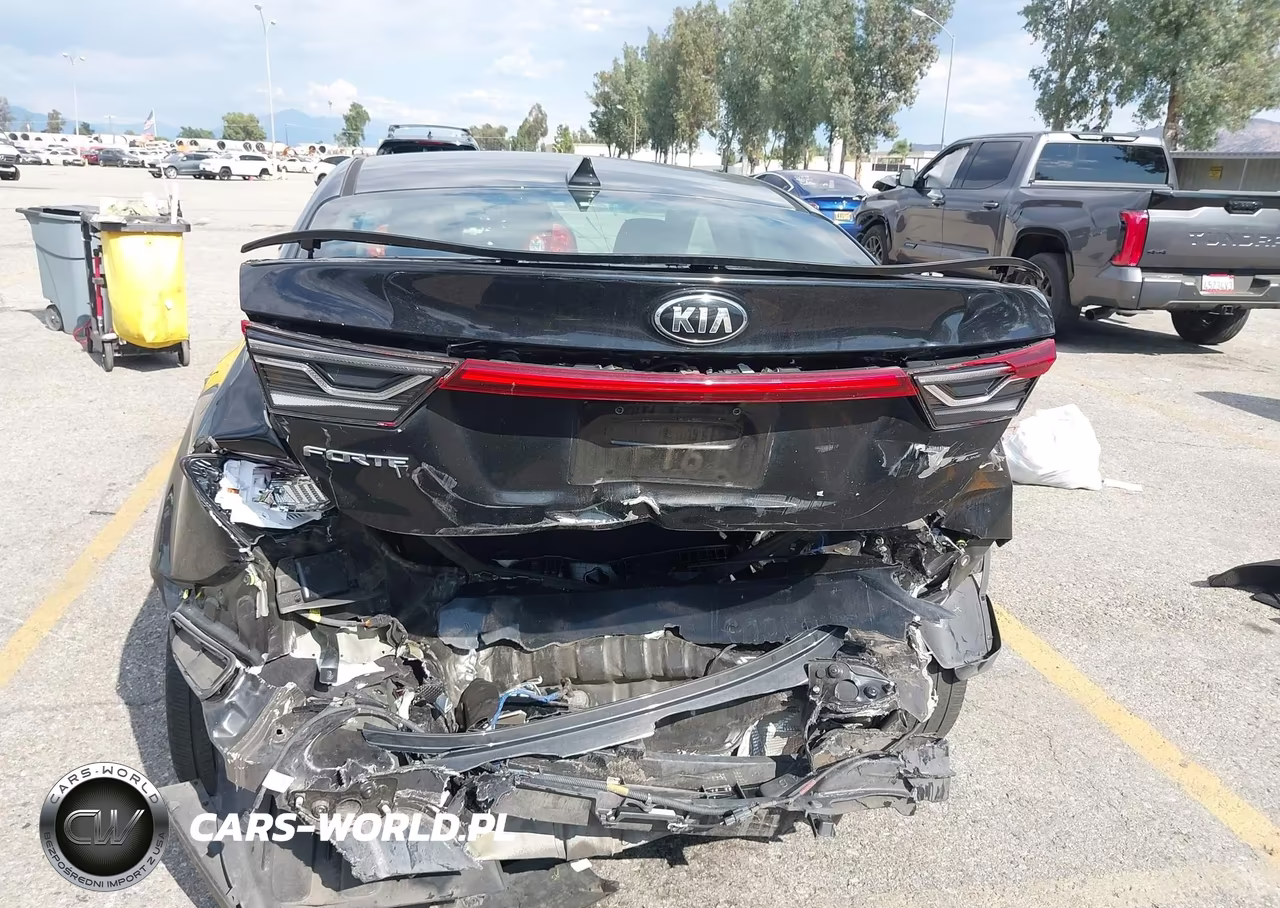 2020 Kia Forte Gt-Line VIN:3KPF34AD5LE217548 - 6