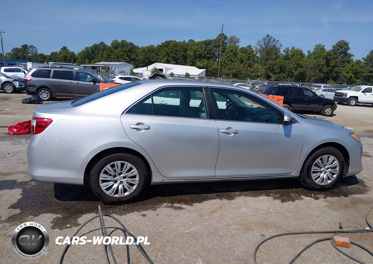 2014 Toyota Camry Le VIN:4T4BF1FK1ER424939 - 13