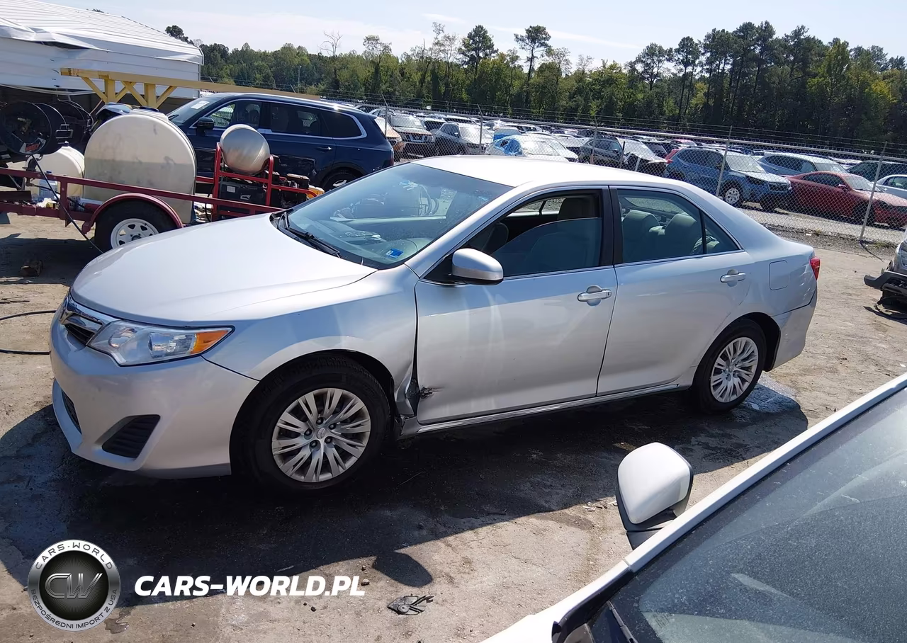 2014 Toyota Camry Le VIN:4T4BF1FK1ER424939 - 14