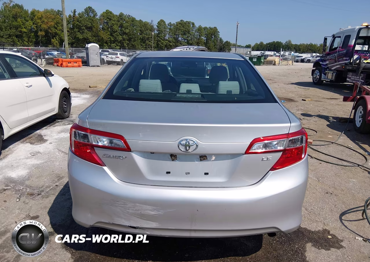 2014 Toyota Camry Le VIN:4T4BF1FK1ER424939 - 16