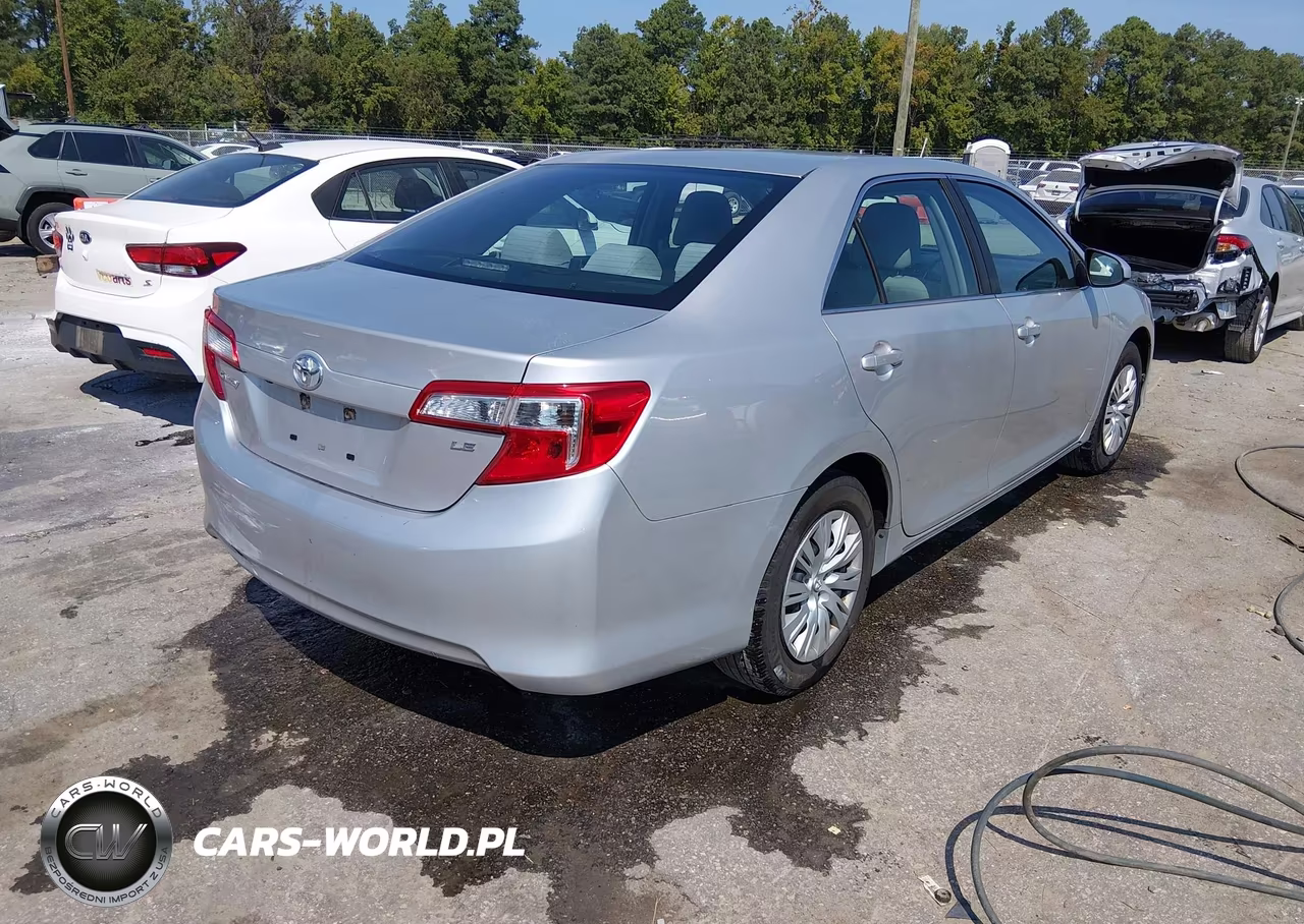 2014 Toyota Camry Le VIN:4T4BF1FK1ER424939 - 4