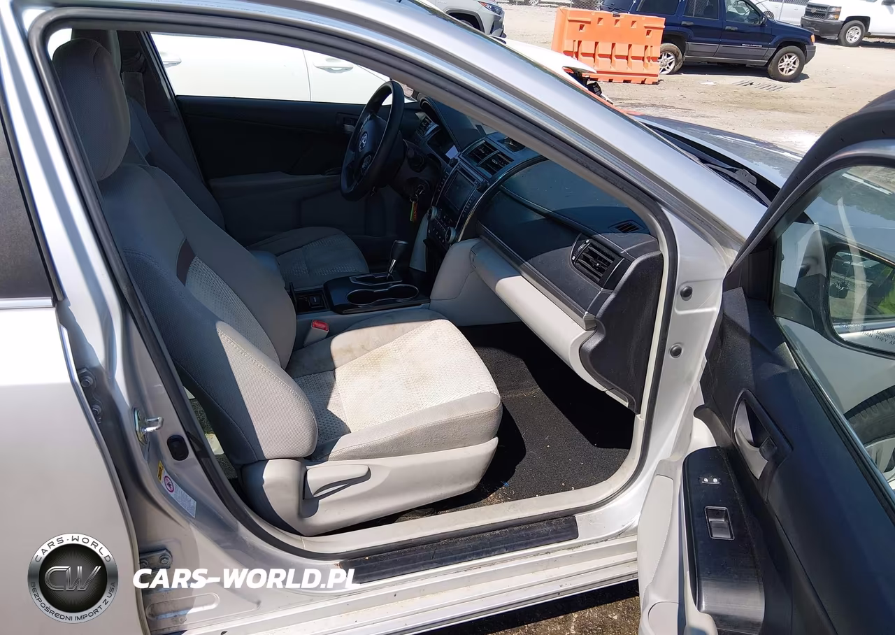 2014 Toyota Camry Le VIN:4T4BF1FK1ER424939 - 5