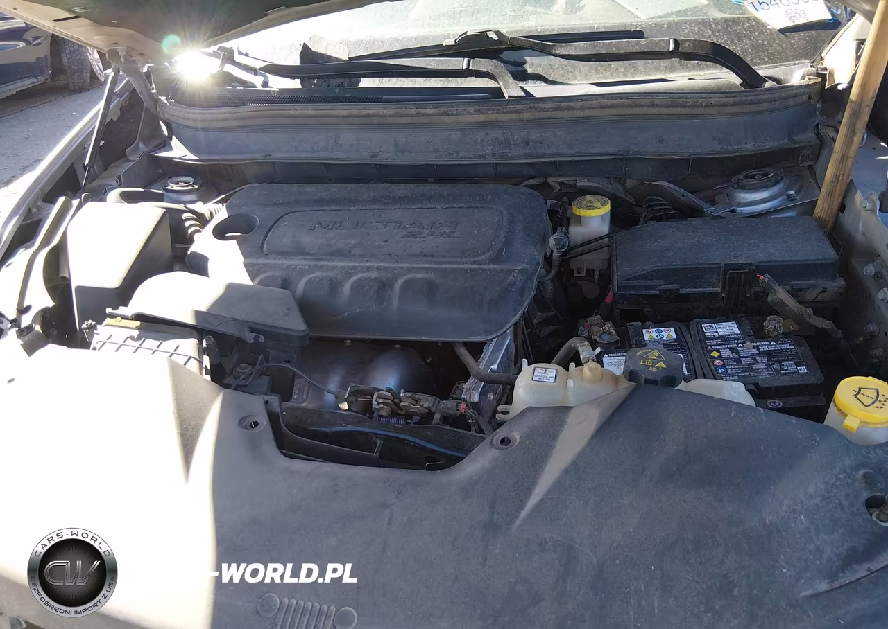 2021 Jeep Cherokee Latitude Plus 4X4 VIN:1C4PJMLB3MD123290 - 10