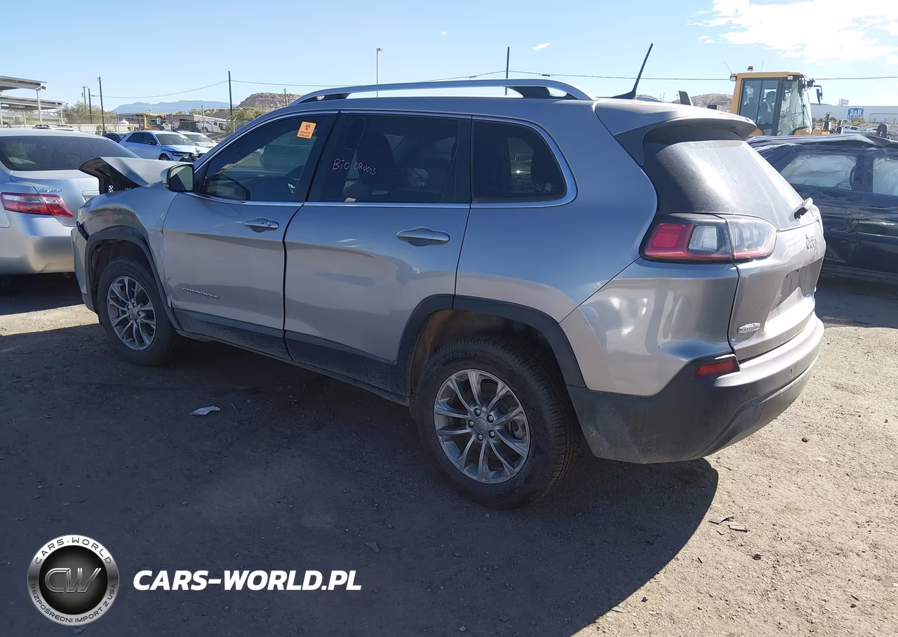 2021 Jeep Cherokee Latitude Plus 4X4 VIN:1C4PJMLB3MD123290 - 3