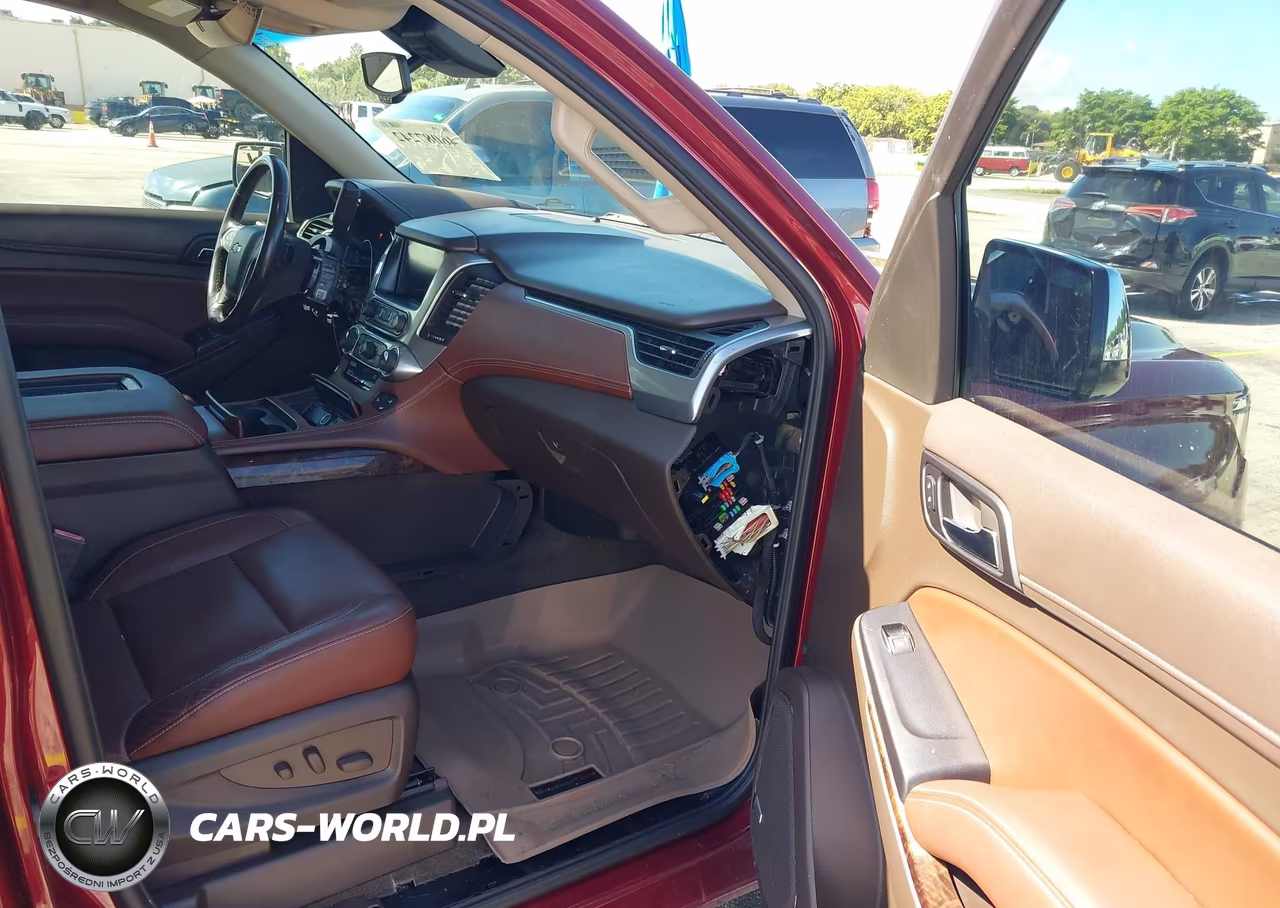 2018 Chevrolet Tahoe Premier VIN:1GNSCCKC3JR303125 - 5