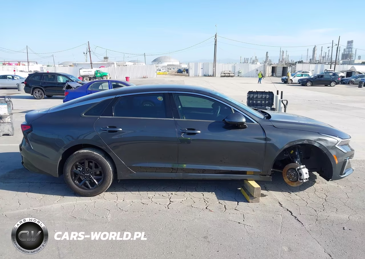 2025 Kia K5 Lxs VIN:KNAG24J78S5299607 - 14