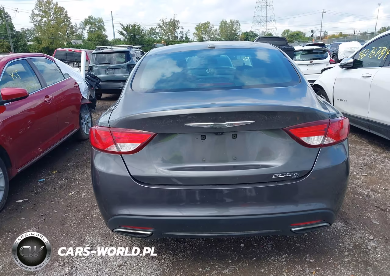 2015 Chrysler 200 S VIN:1C3CCCBB7FN555239 - 17