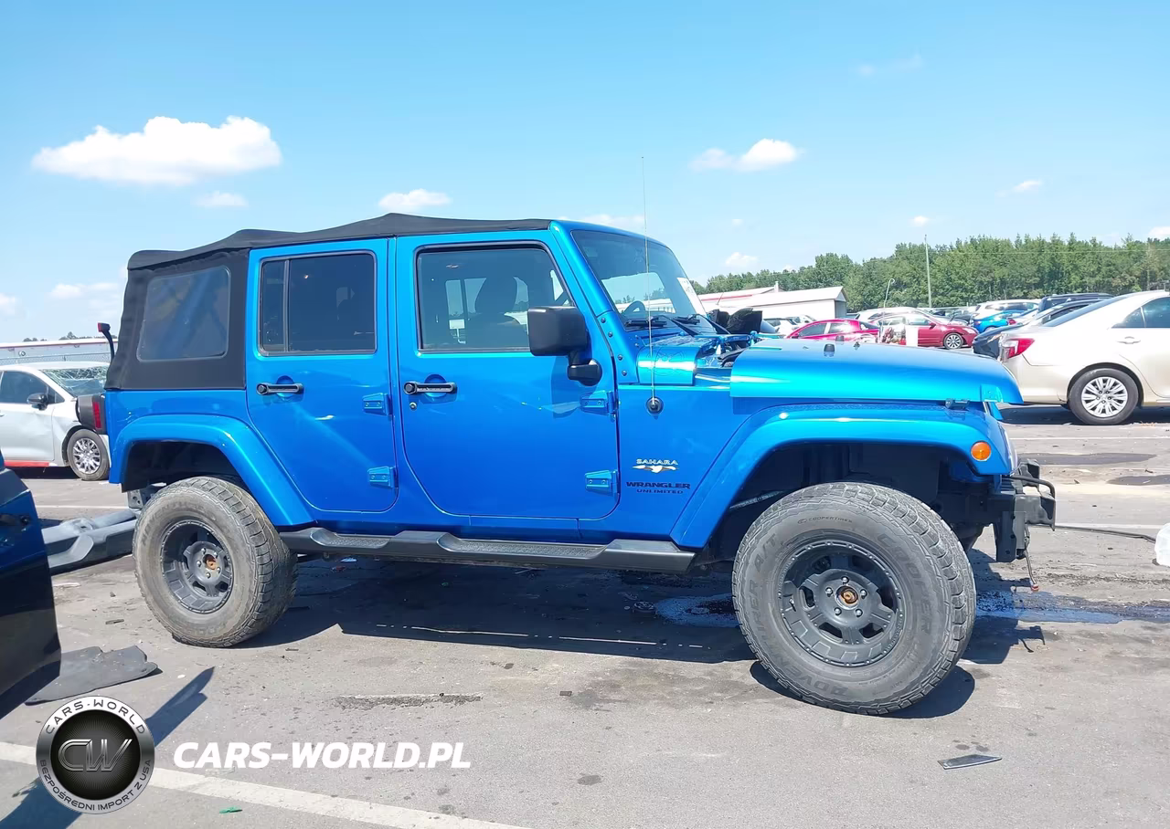 2016 Jeep Wrangler Unlimited Sahara VIN:1C4BJWEG9GL150664 - 14