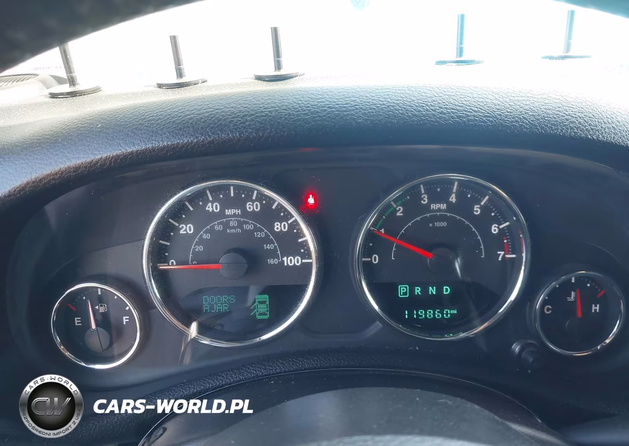 2016 Jeep Wrangler Unlimited Sahara VIN:1C4BJWEG9GL150664 - 7