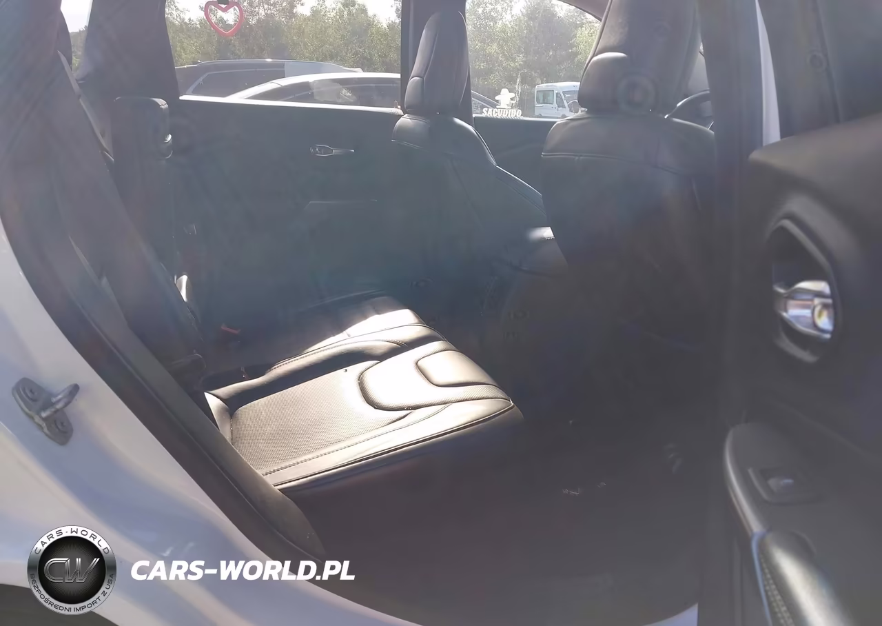 2019 Jeep Cherokee Limited 4X4 VIN:1C4PJMDX2KD163156 - 8