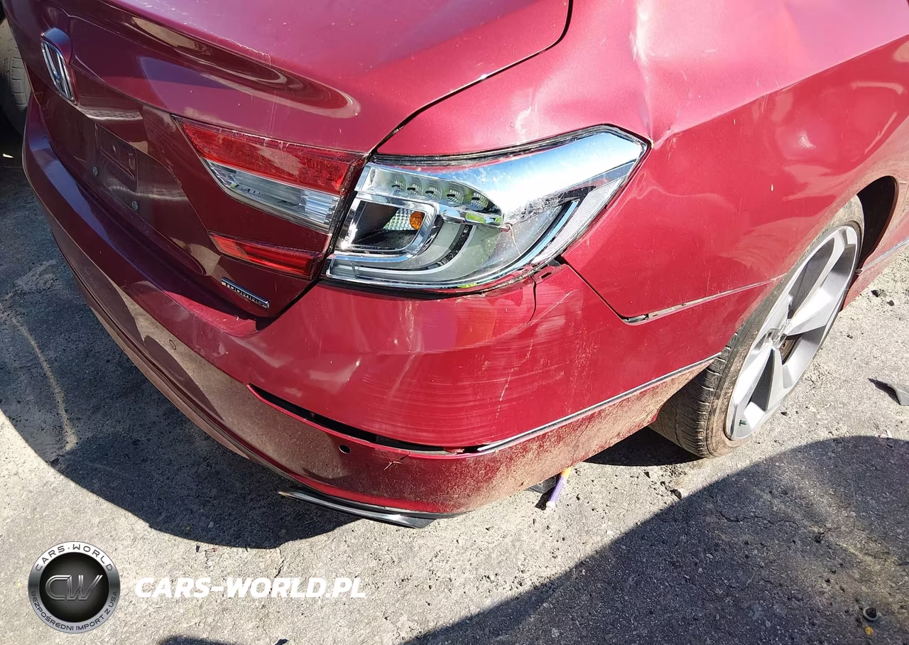 2018 Honda Accord Touring VIN:1HGCV1F97JA088116 - 16