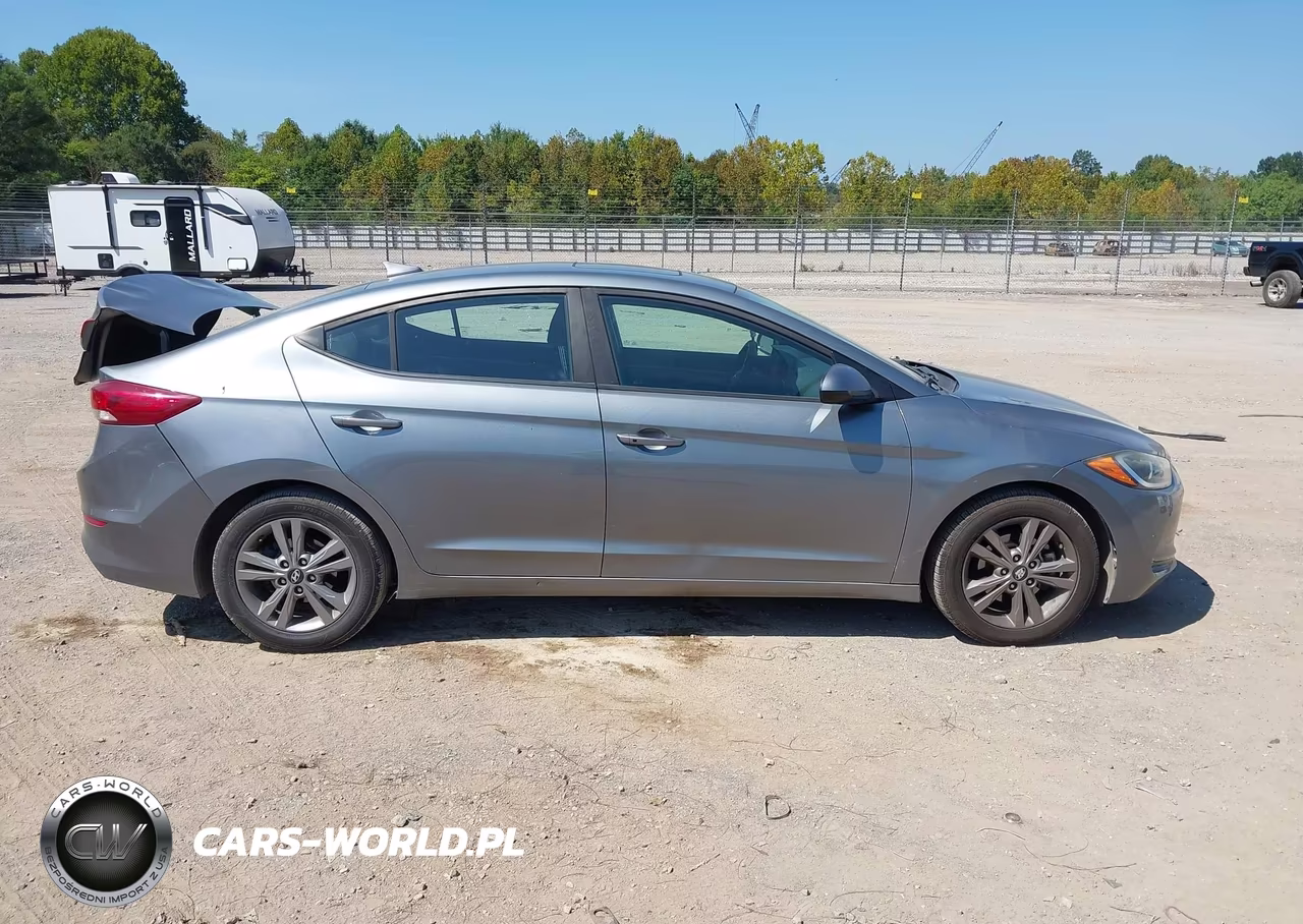2018 Hyundai Elantra Value Edition VIN:KMHD84LF4JU575323 - 13