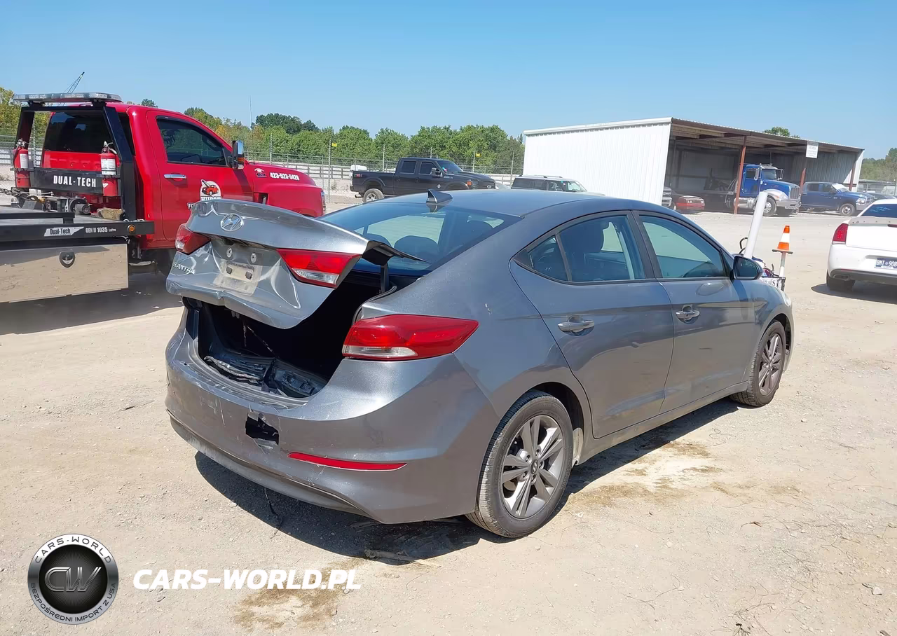 2018 Hyundai Elantra Value Edition VIN:KMHD84LF4JU575323 - 4