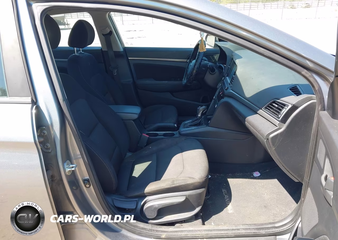 2018 Hyundai Elantra Value Edition VIN:KMHD84LF4JU575323 - 5
