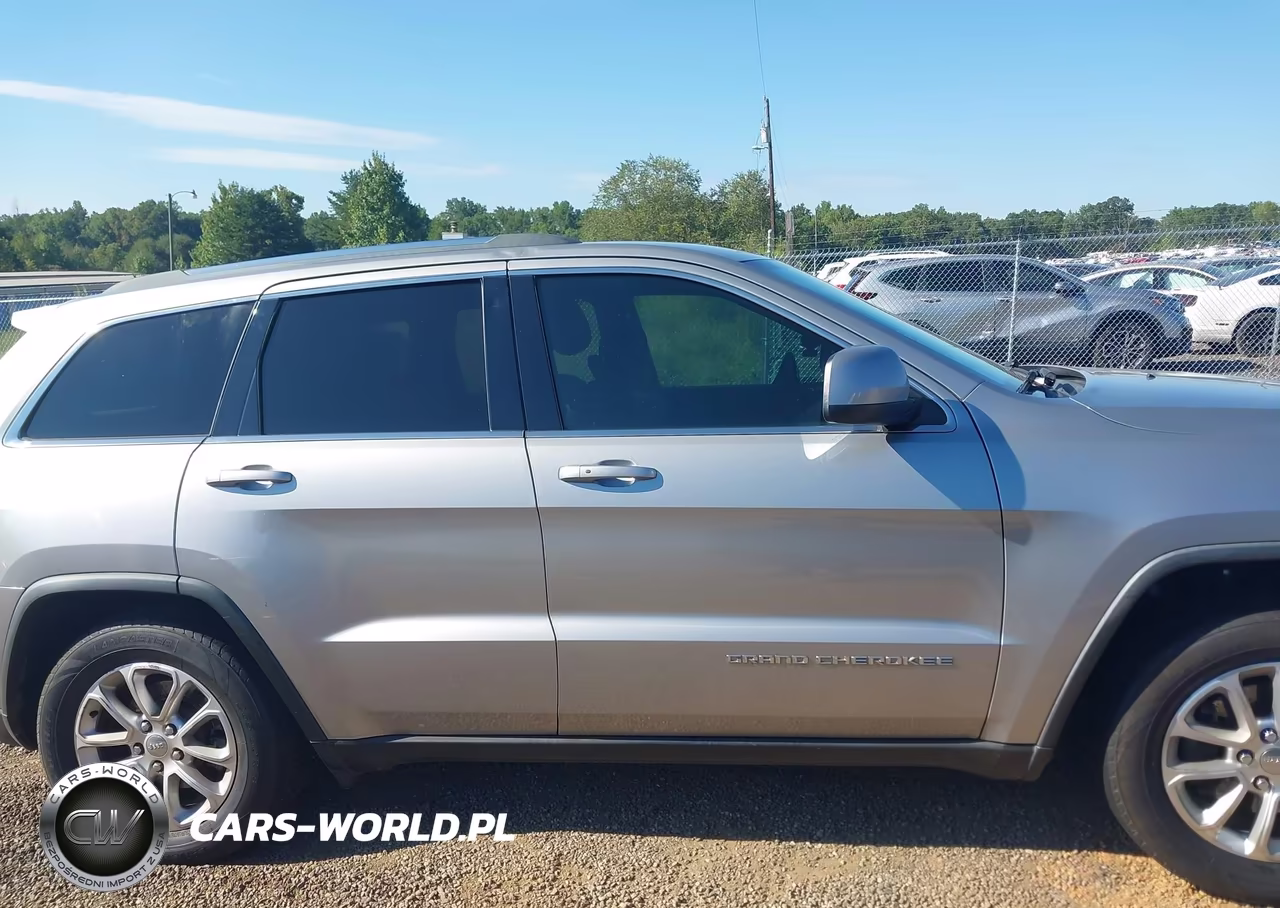 2015 Jeep Grand Cherokee Laredo VIN:1C4RJEAG1FC681175 - 13