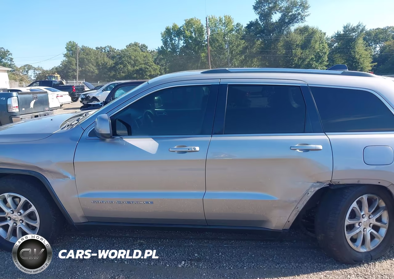 2015 Jeep Grand Cherokee Laredo VIN:1C4RJEAG1FC681175 - 14