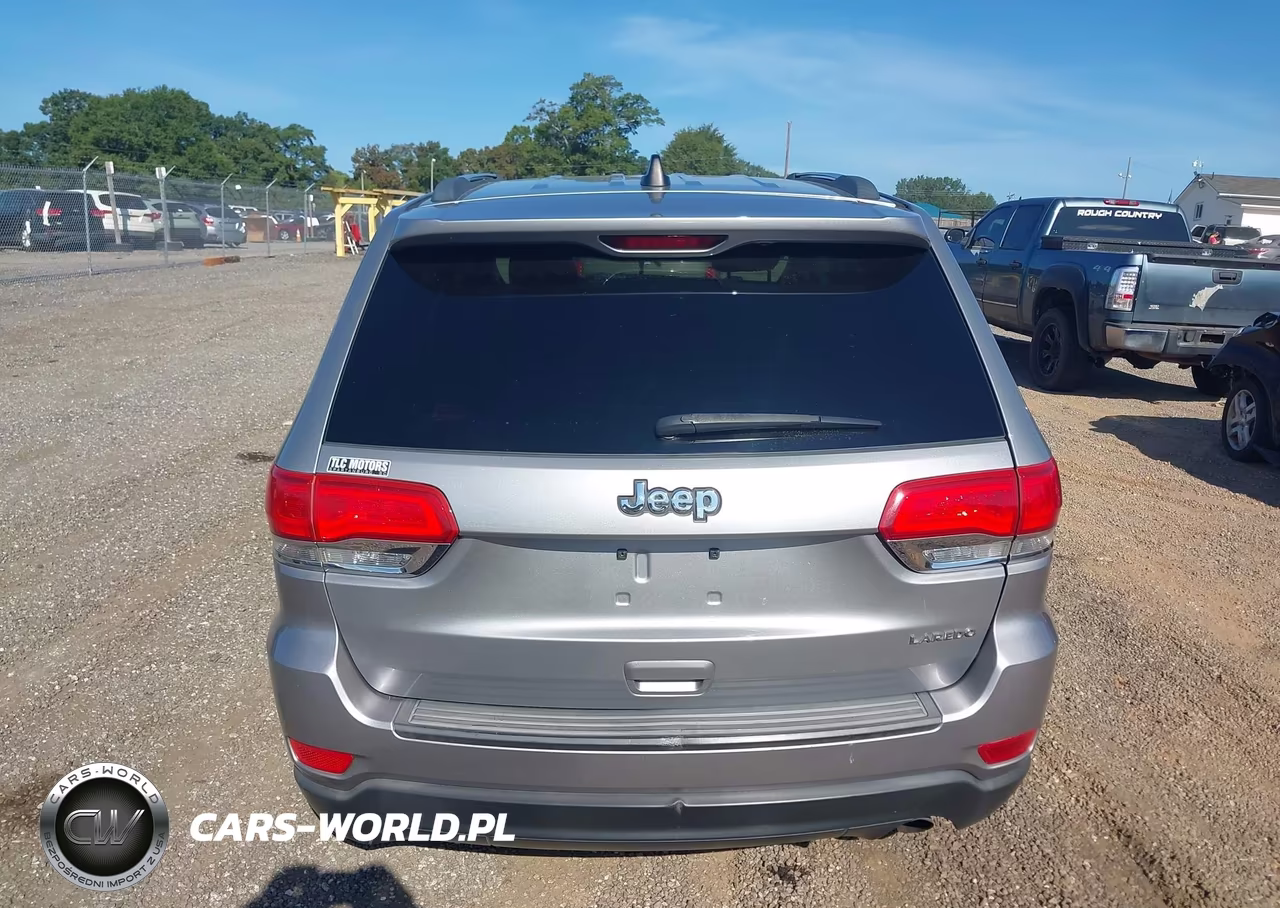 2015 Jeep Grand Cherokee Laredo VIN:1C4RJEAG1FC681175 - 16