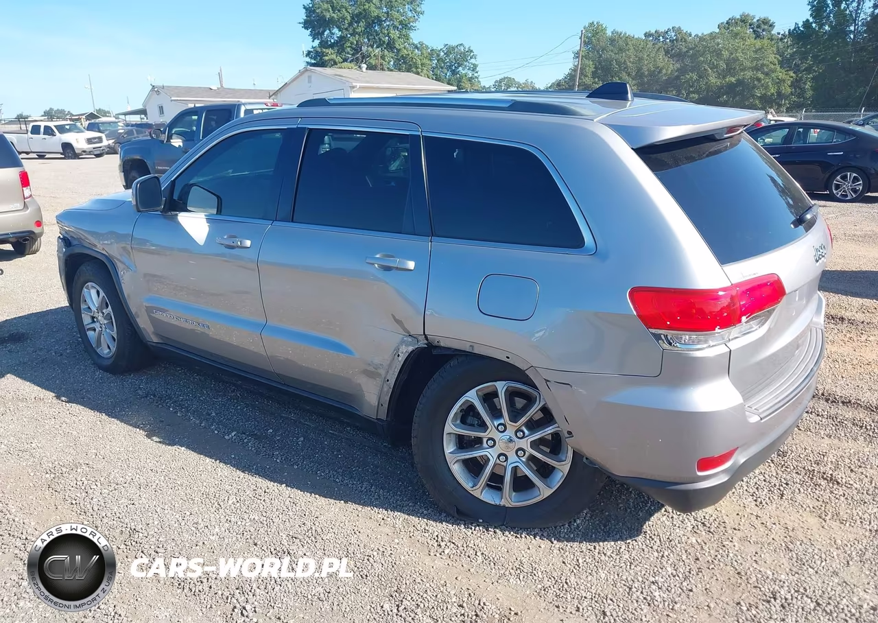 2015 Jeep Grand Cherokee Laredo VIN:1C4RJEAG1FC681175 - 3