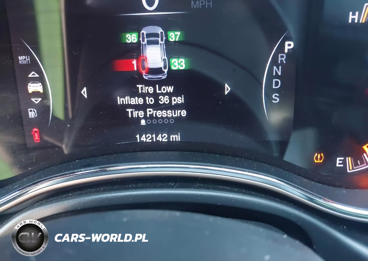 2015 Jeep Grand Cherokee Laredo VIN:1C4RJEAG1FC681175 - 7