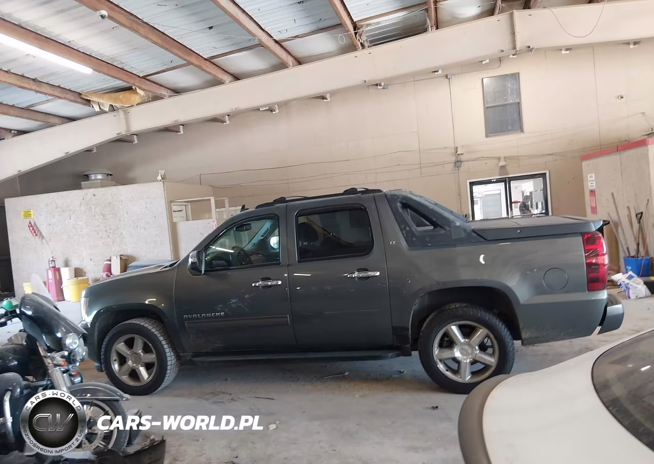 2011 Chevrolet Avalanche 1500 Lt1 VIN:3GNTKFE39BG143533 - 14