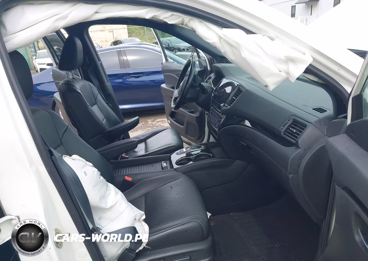 2019 Honda Passport Touring VIN:5FNYF8H95KB003872 - 5