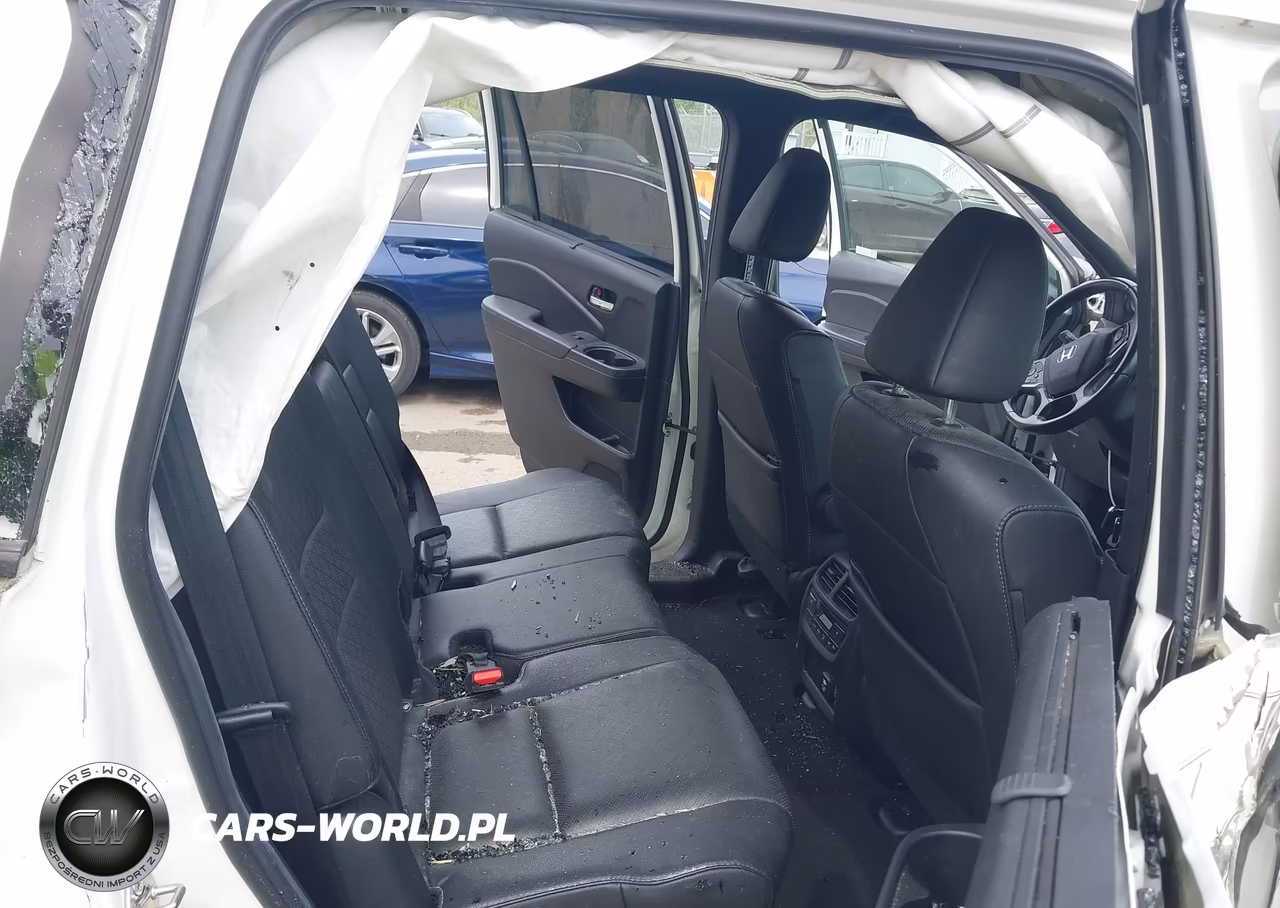 2019 Honda Passport Touring VIN:5FNYF8H95KB003872 - 8