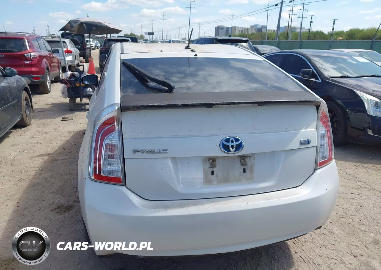 2013 Toyota Prius Two VIN:JTDKN3DUXD0345616 - 16
