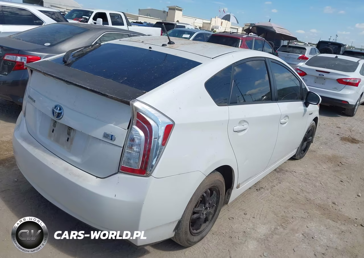 2013 Toyota Prius Two VIN:JTDKN3DUXD0345616 - 4