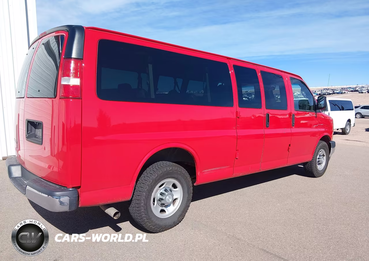 2018 Chevrolet Express 3500 Lt VIN:1GAZGPFG0J1300089 - 4
