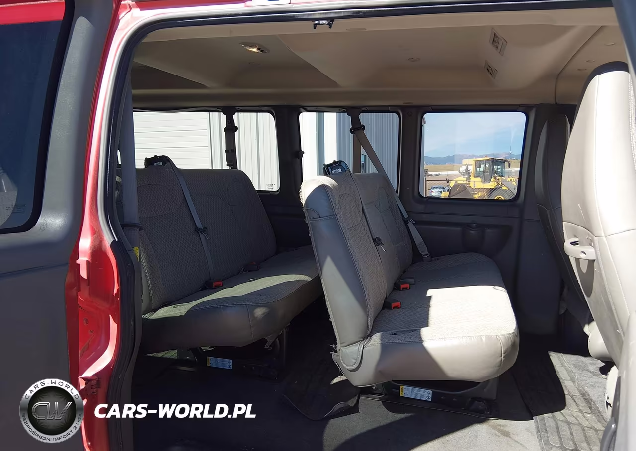 2018 Chevrolet Express 3500 Lt VIN:1GAZGPFG0J1300089 - 8