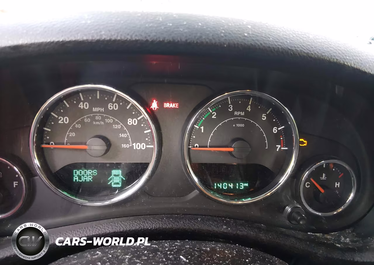 2015 Jeep Wrangler Unlimited Sport VIN:1C4BJWDG4FL668956 - 7