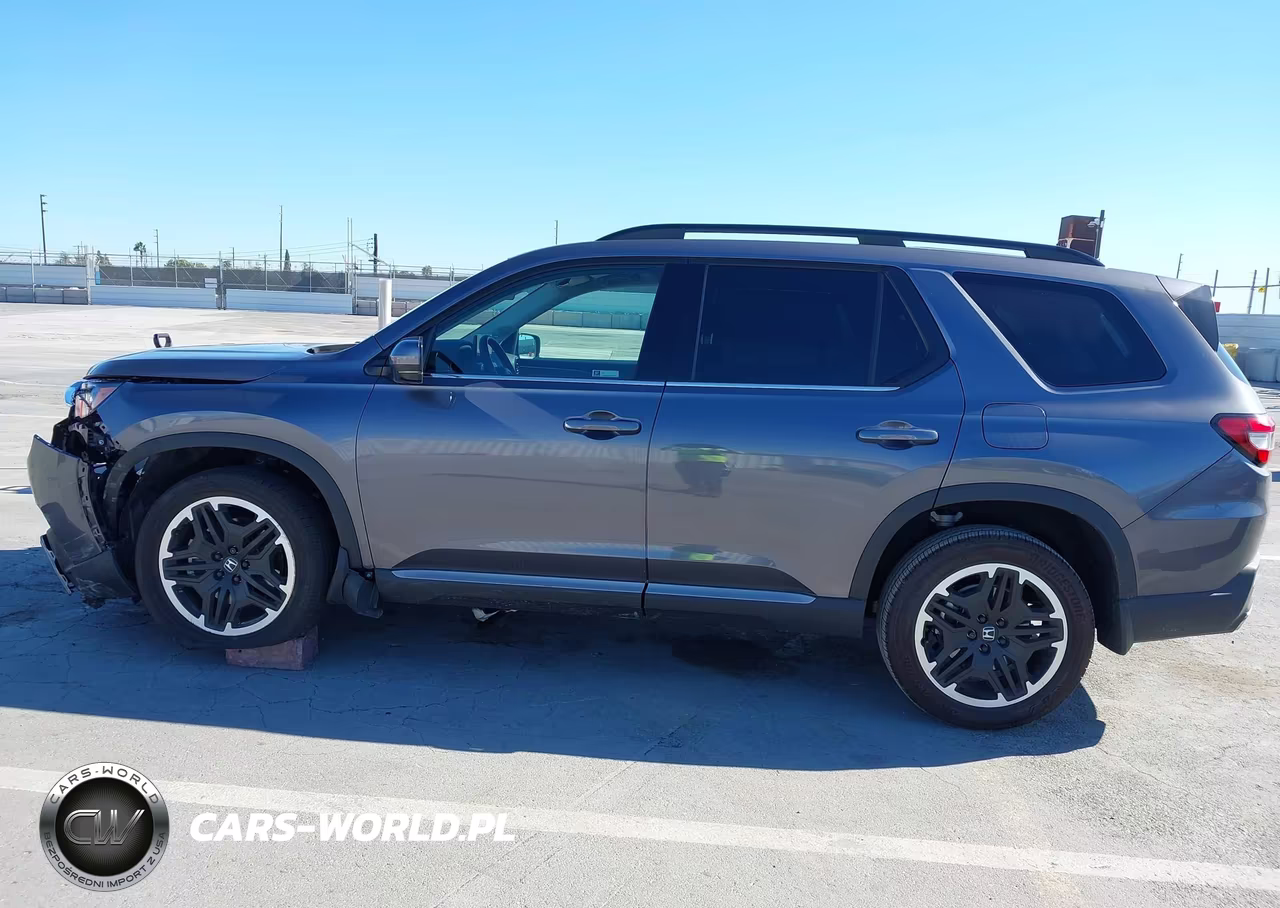 2026 Honda Pilot Touring-Touring Blackout VIN:5FNYG1H74TB002412 - 14