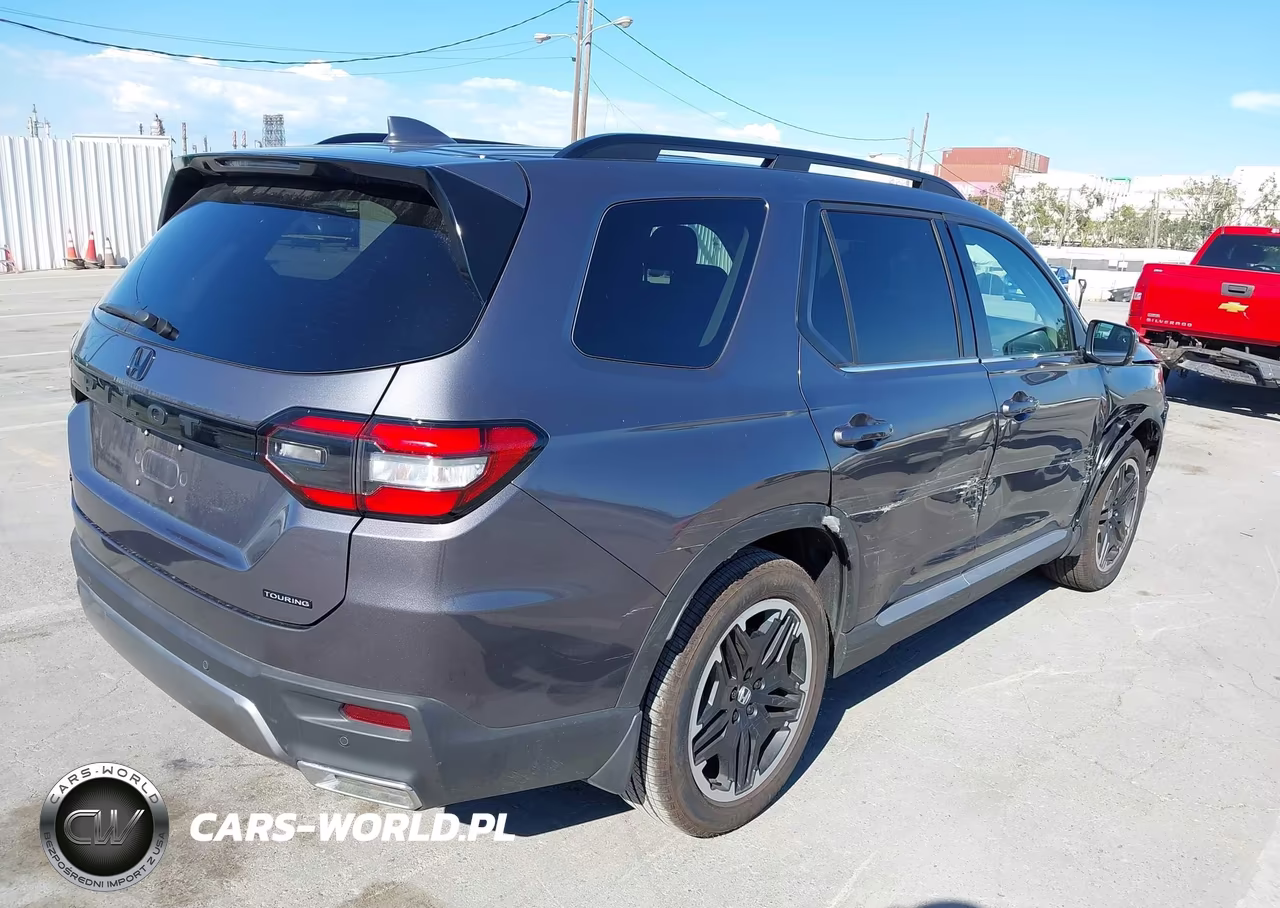 2026 Honda Pilot Touring-Touring Blackout VIN:5FNYG1H74TB002412 - 4
