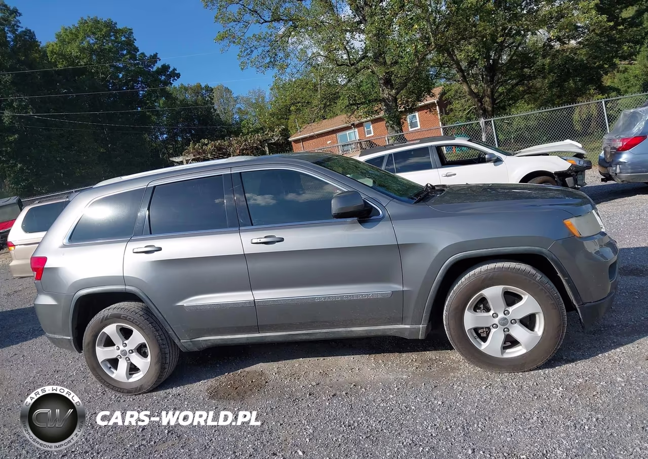 2011 Jeep Grand Cherokee Laredo VIN:1J4RR4GG9BC704670 - 14