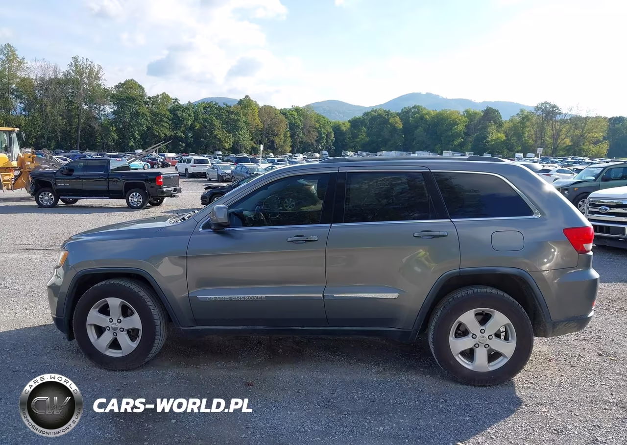 2011 Jeep Grand Cherokee Laredo VIN:1J4RR4GG9BC704670 - 15