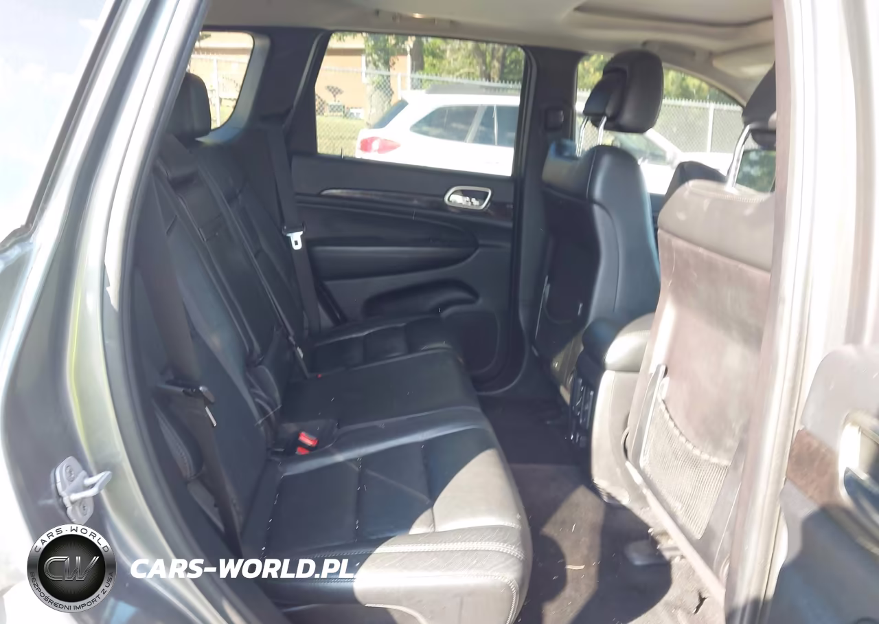 2011 Jeep Grand Cherokee Laredo VIN:1J4RR4GG9BC704670 - 8