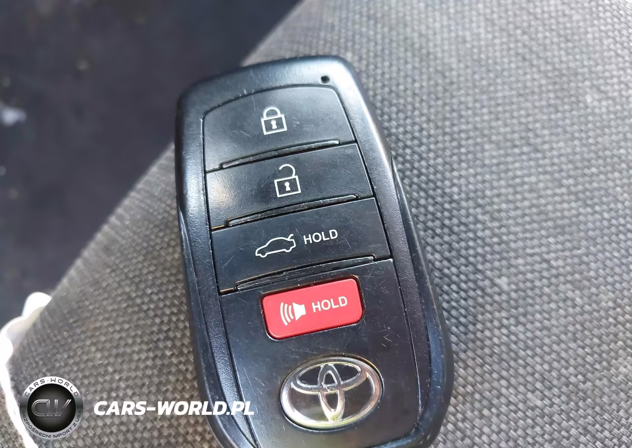 2025 Toyota Camry Le VIN:4T1DAACKXSU047108 - 11