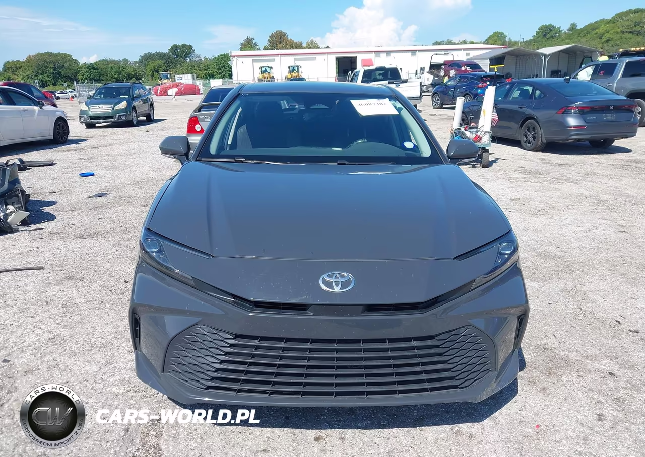 2025 Toyota Camry Le VIN:4T1DAACKXSU047108 - 12