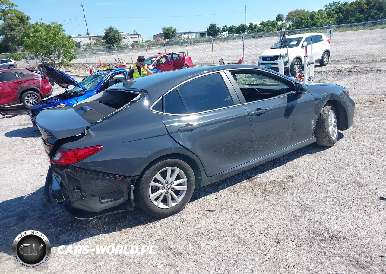 2025 Toyota Camry Le VIN:4T1DAACKXSU047108 - 4