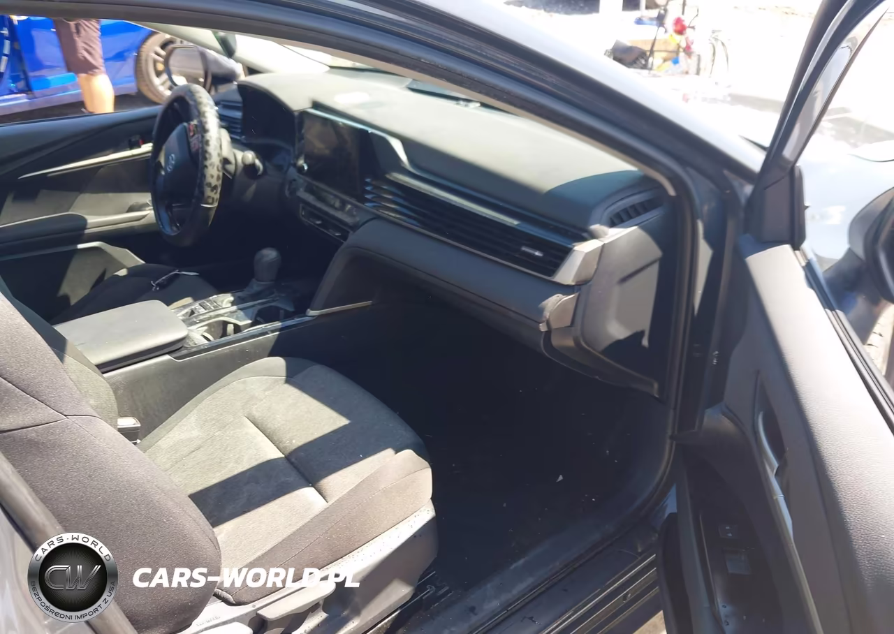 2025 Toyota Camry Le VIN:4T1DAACKXSU047108 - 5