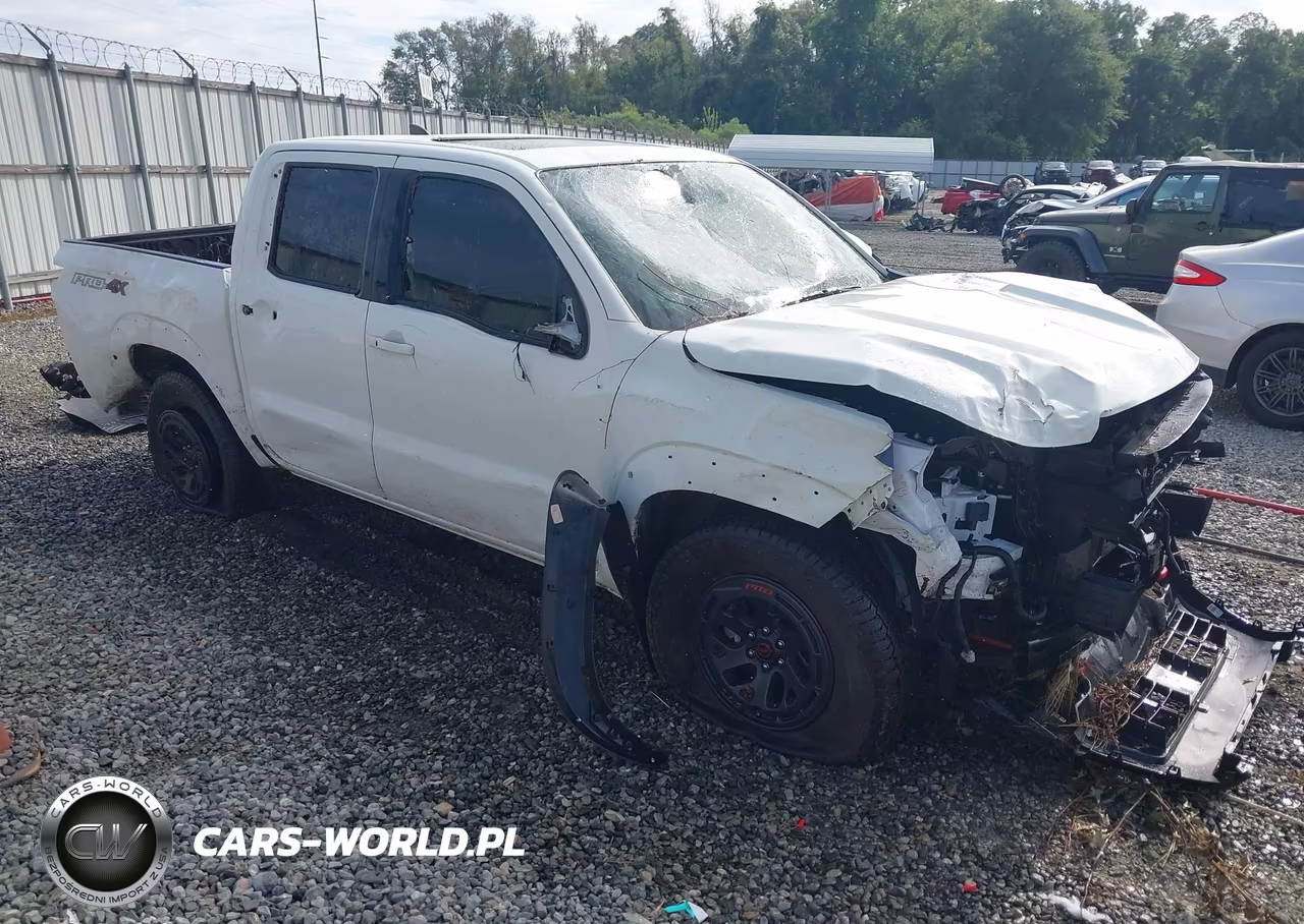 2025 Nissan Frontier Pro-4X 4X4