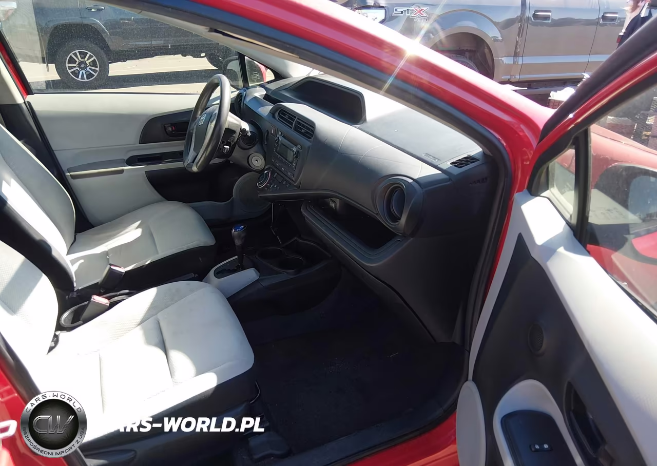 2012 Toyota Prius C One VIN:JTDKDTB30C1013898 - 5