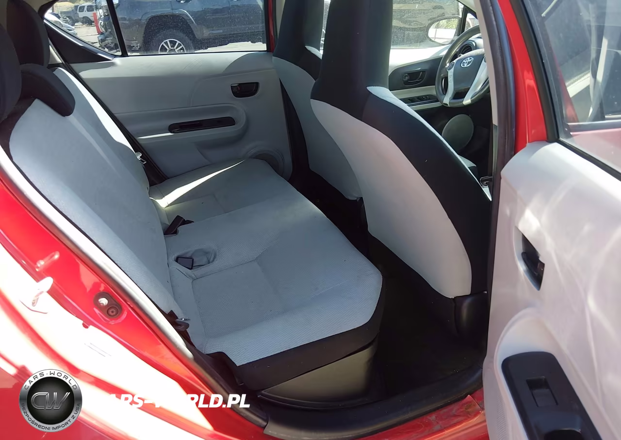 2012 Toyota Prius C One VIN:JTDKDTB30C1013898 - 8