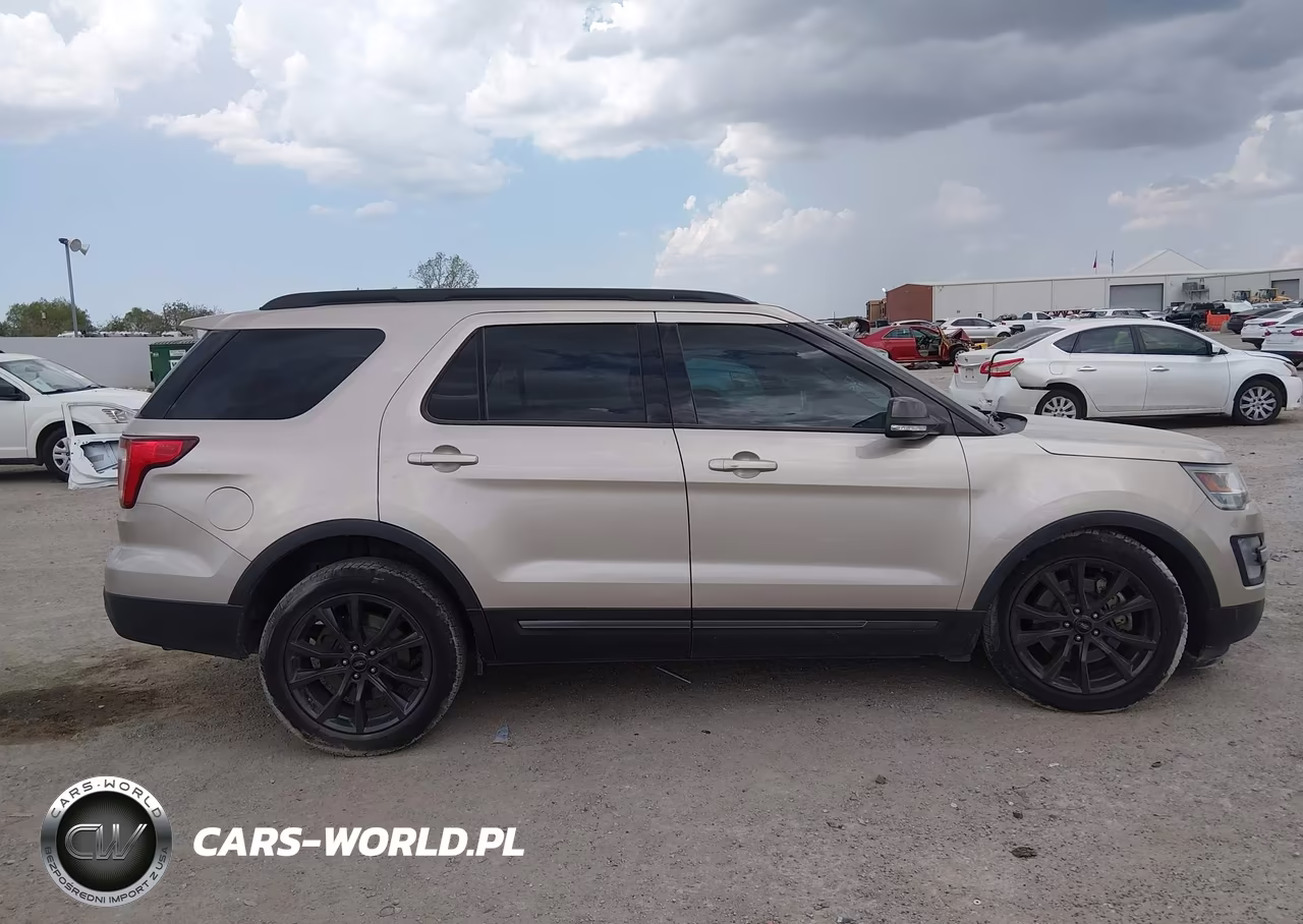 2017 Ford Explorer Xlt VIN:1FM5K7D85HGD39991 - 14
