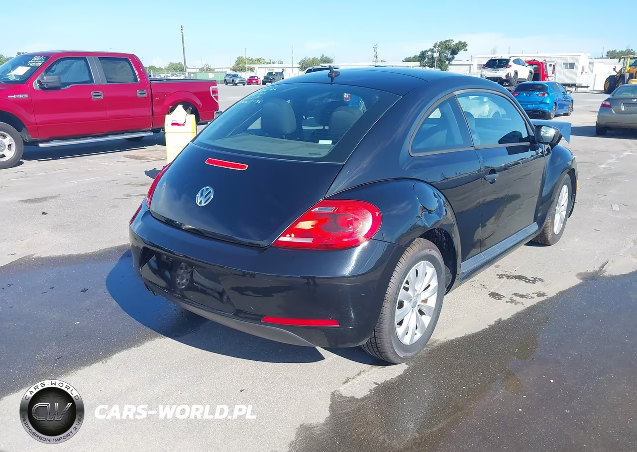 2013 Volkswagen Beetle 2.5L Entry VIN:3VWFP7AT9DM627299 - 4
