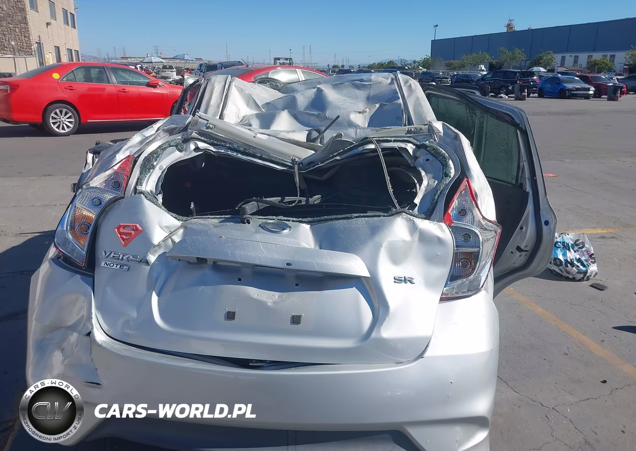 2018 Nissan Versa Note Sr VIN:3N1CE2CP8JL353256 - 16